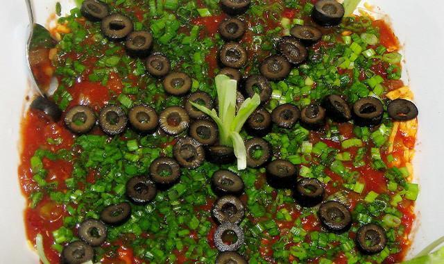 Roasted Garlic Layered Border Dip